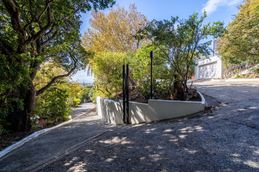 7 Bedroom Property for Sale in Rondebosch Western Cape